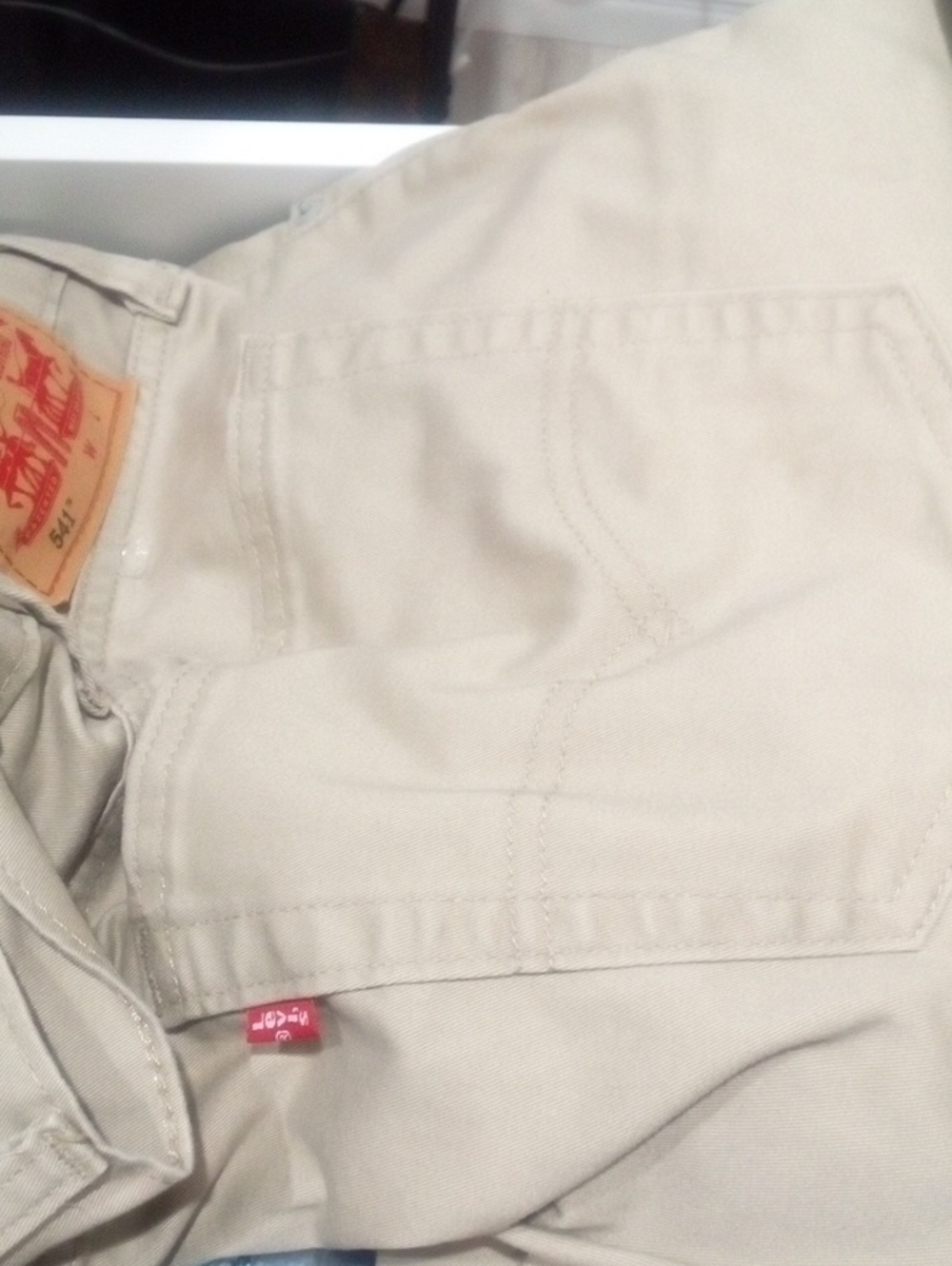 Levi's Men's Light Beige Relaxed Jeans